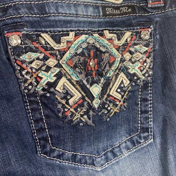 Miss Me Jeans Mid Rise Easy Crop Rhinestone embellished Women’s Sz 30 Dark Wash - Picture 3 of 13